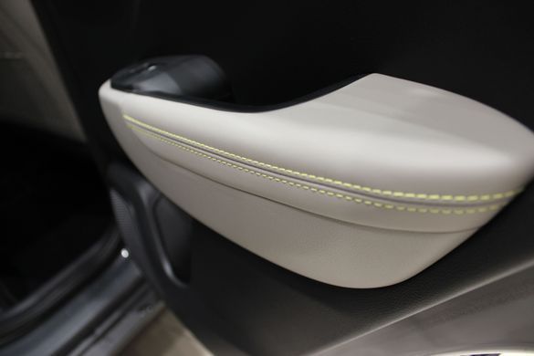 Новий Hyundai VENUE 2026, комплектація Elegance Plus A-pack, колір ecotronic graypearl, двигун 1.6 MPi AT (123 к.с.)