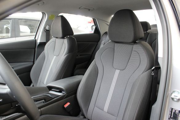 Нова Hyundai ELANTRA 2025, комлектація Active, двигун 1.6 MPi (127 к.с., бензин)