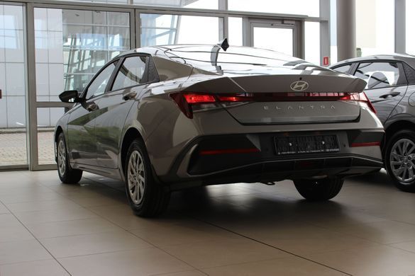 Нова Hyundai ELANTRA 2025, комлектація Active, двигун 1.6 MPi (127 к.с., бензин)