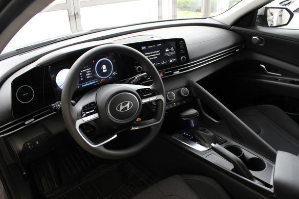 Нова Hyundai ELANTRA 2025, комлектація Active, двигун 1.6 MPi (127 к.с., бензин)