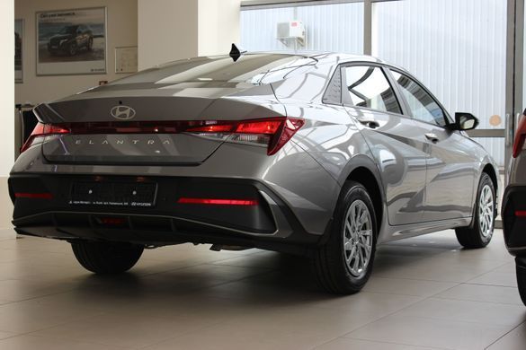 Нова Hyundai ELANTRA 2025, комлектація Active, двигун 1.6 MPi (127 к.с., бензин)