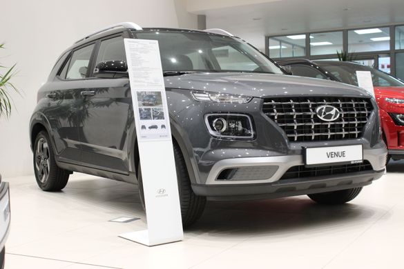 Новий Hyundai VENUE 2024, комплектація Elegance Plus A-pack, колір galactic gray/black, двигун 1.6 MPi AT (123 к.с.)