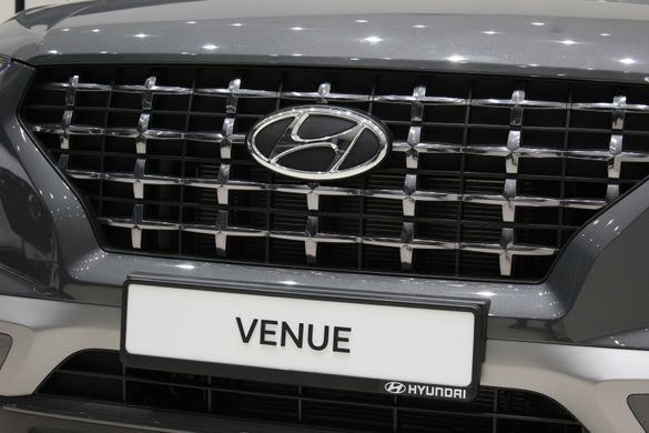 Новий Hyundai VENUE 2023, комплектація Elegance Plus A-pack, колір galactic gray/black, двигун 1.6 MPi AT (123 к.с.)