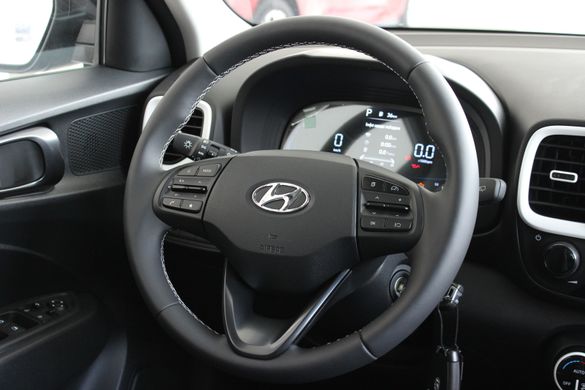 Новий Hyundai VENUE 2023, комплектація Elegance Plus A-pack, колір galactic gray/black, двигун 1.6 MPi AT (123 к.с.)