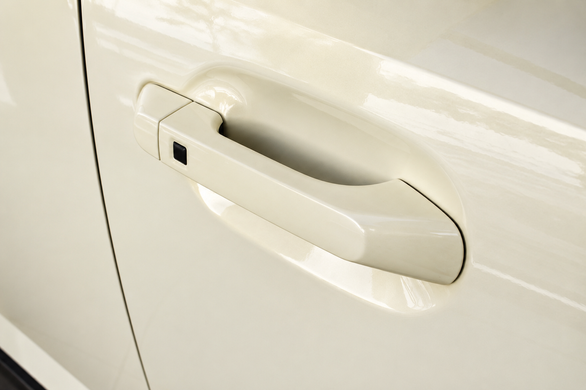 Hyundai Inster 2025, комплектация Elegance, батарея 49 кВт Long Range, Buttercream Yellow Pearl