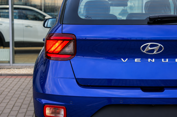 Новий Hyundai VENUE 2025, Express Plus 1.6 MPi AT &mdash; Intense Blue