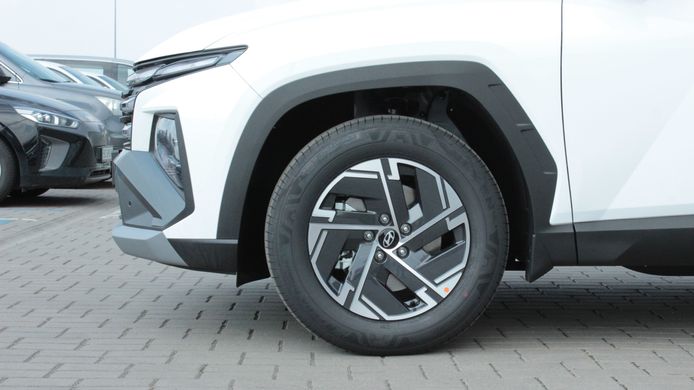 Оновлений Hyundai TUCSON 2024, комплектація Dynamic, колір Atlas White, двигун 2.0 MPi (156 к.с., бензин)