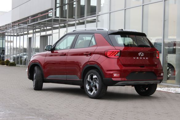 Новий Hyundai VENUE 2023, комплектація Elegance Plus A-pack, колір ultimate red/black, двигун 1.6 MPi AT (123 к.с.)