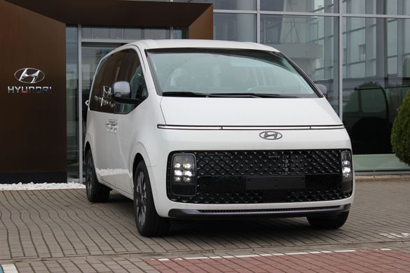 Под заказ. Новая Hyundai STARIA 2024, комплектация 7-top NAPPA, цвет ceramic white, двигатель 2.2 CRDi VGT AT (177 л.с.)