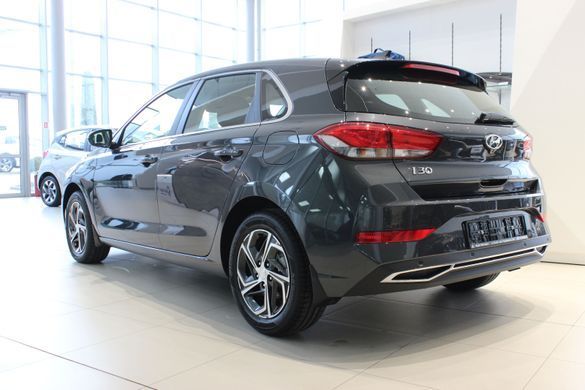 Hyundai i30 Hatch 2023, комплектация Style, цвет Dark Knight, двигатель 1.5 DPi AT (110 л.с.)