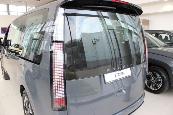 Нова Hyundai STARIA 2025, комплектація 7-Top Bronze, Black, двигун 2.2 CRDi VGT AT (177 к.с.)