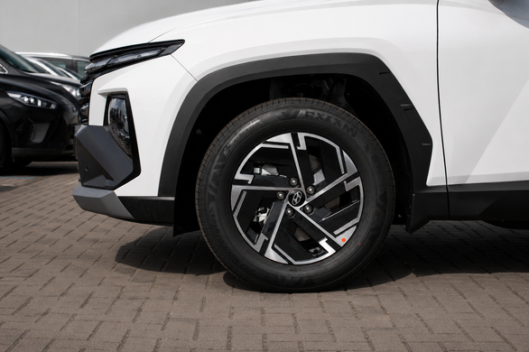 Новий Hyundai TUCSON 2026, комплектація Express, колір Atlas White, двигун 2.0 MPi (156 к.с., бензин)