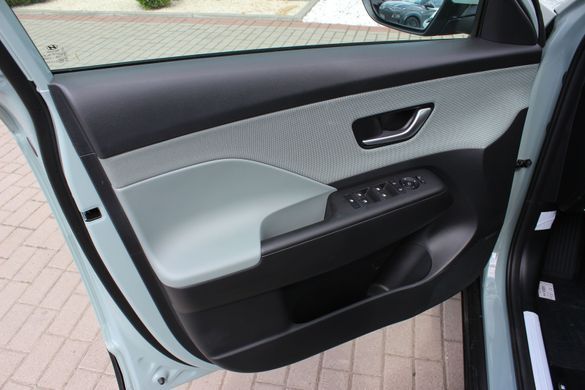 Нова Hyundai KONA Hybrid 2024, комплектація Top Color Pack, колір mirage green, двигун 1.6 GDi HEV (141 к.с., гібрид)