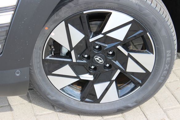 Нова Hyundai KONA Hybrid 2024, комплектація Top Color Pack, колір mirage green, двигун 1.6 GDi HEV (141 к.с., гібрид)