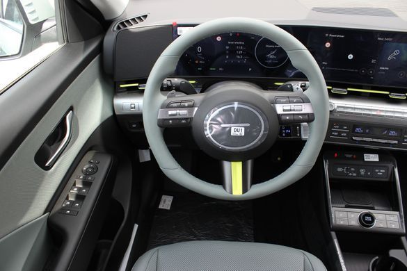 Нова Hyundai KONA Hybrid 2024, комплектація Top Color Pack, колір mirage green, двигун 1.6 GDi HEV (141 к.с., гібрид)