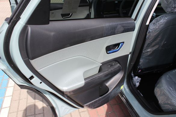 Нова Hyundai KONA Hybrid 2024, комплектація Top Color Pack, колір mirage green, двигун 1.6 GDi HEV (141 к.с., гібрид)