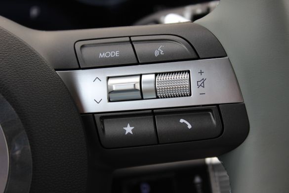 Нова Hyundai KONA Hybrid 2024, комплектація Top Color Pack, колір mirage green, двигун 1.6 GDi HEV (141 к.с., гібрид)
