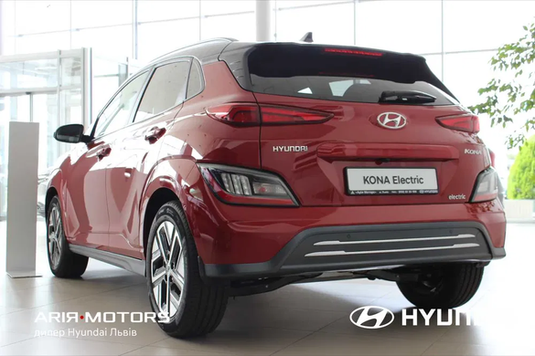 Новая Hyundai KONA Electric 2022, комплектация TOP, цвет Pulse Red Pearl, батарея 39.2kW (мощность 136 л.с.).