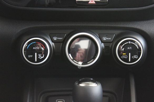 Под заказ! Новый Hyundai VENUE 2025, комплектация Elegance, цвет белый, двигатель 1.6 MPi AT (123 л.с.)